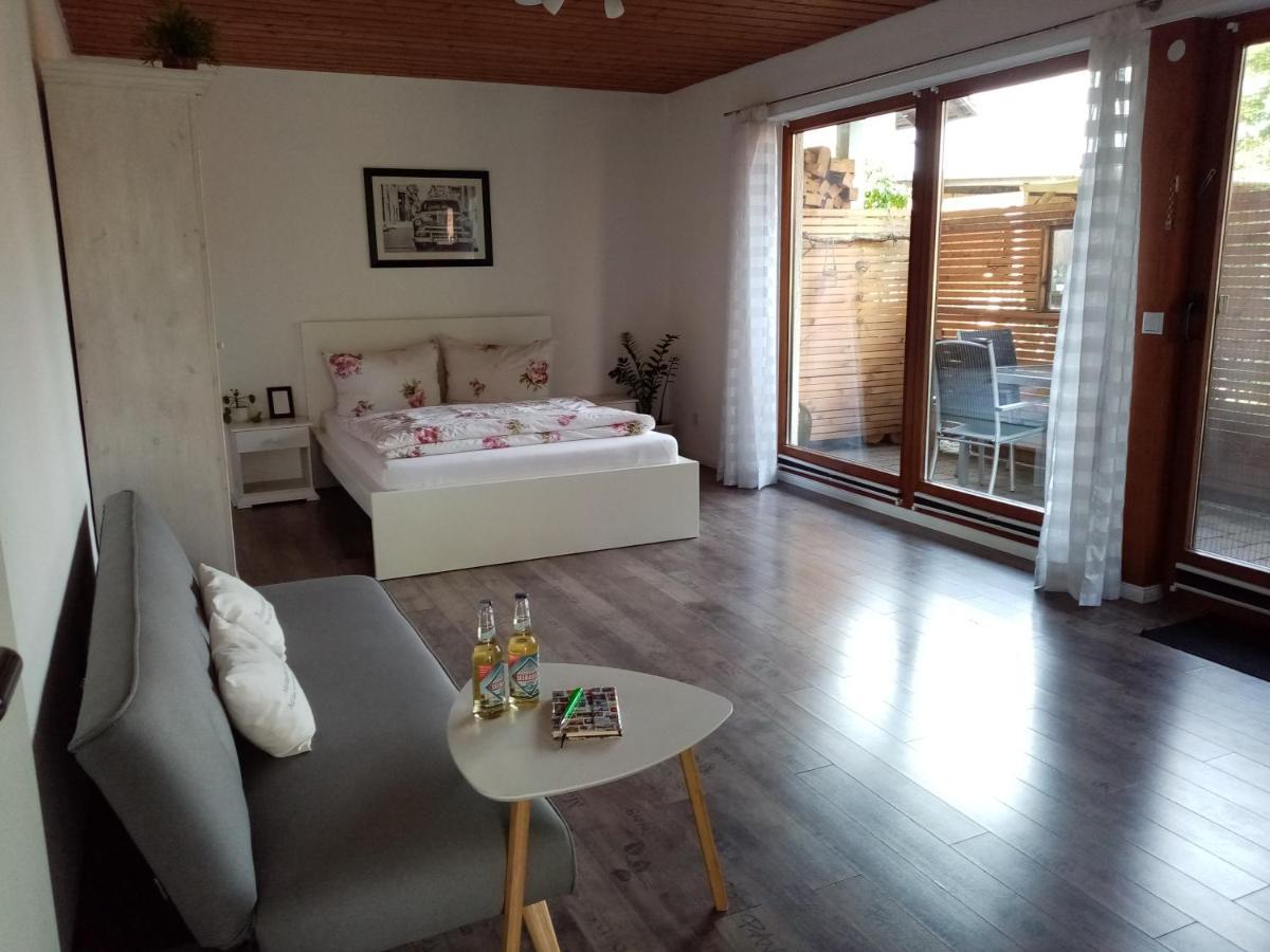Schoene Einzimmer Wohnung Zwischen Bodensee Und Allgaeu ノイキルヒ エクステリア 写真